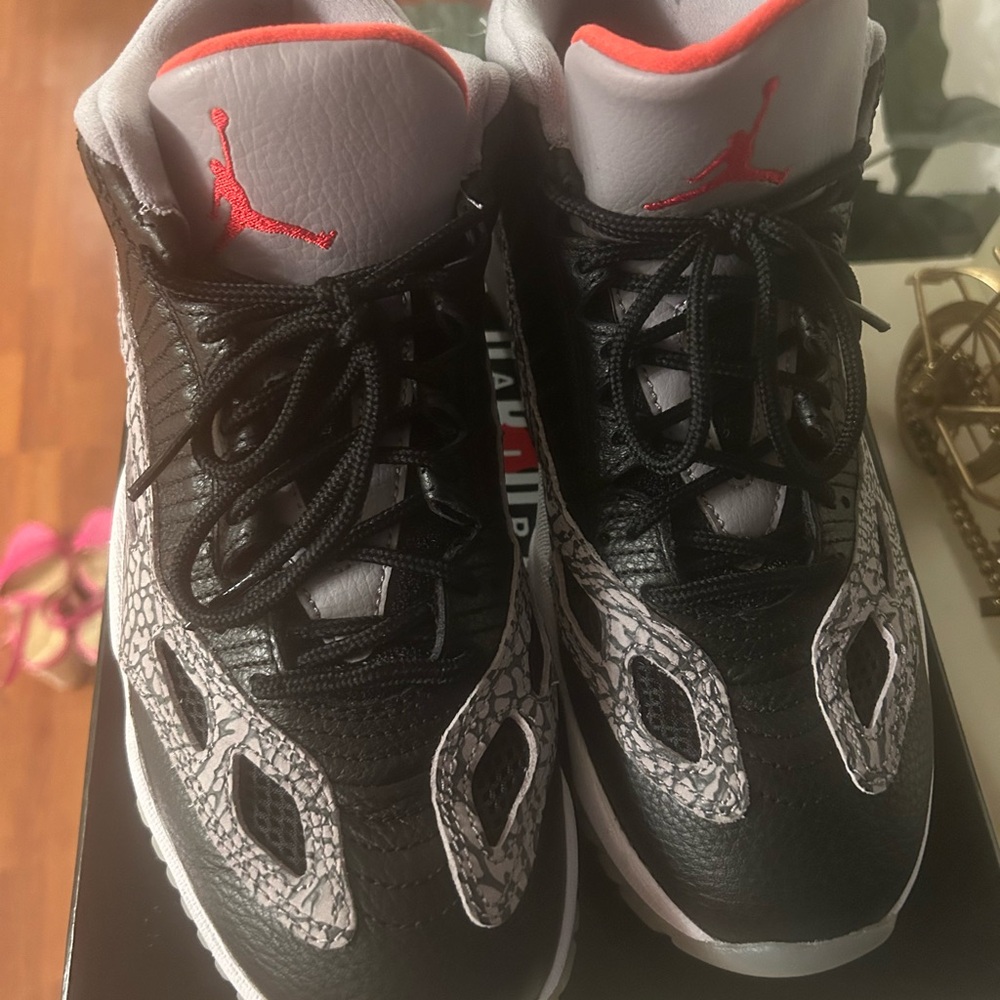 Jordan Black and Red Sneakers, send offers - Picture 2 of 9
